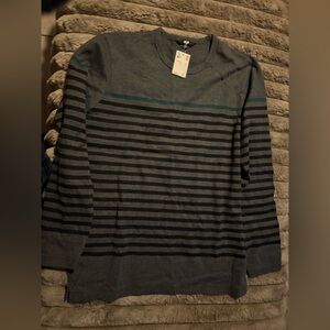 Uniqlo sweater